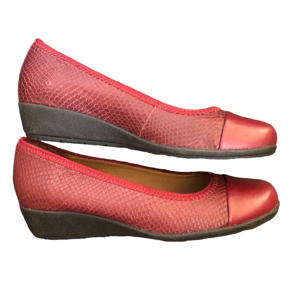 🌿 DIANA FERRARI 🌿 red snake skin wedge slip on shoes size 7 - Picture 3 of 7